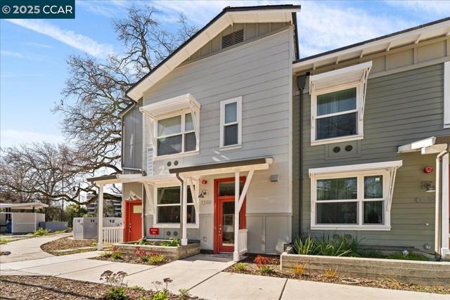 100 Esperanza Place, Walnut Creek CA: https://media.crmls.org/mediaz/b6222cbc-ef93-447e-84fd-e84382e9c45e.jpg