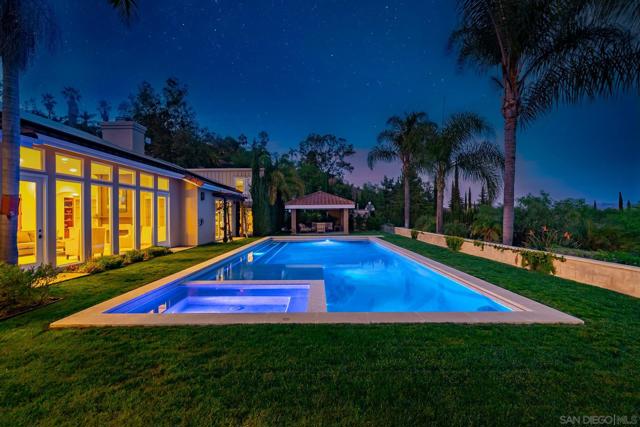 4703 Briana Ct, Fallbrook CA: https://media.crmls.org/mediaz/b6222d13-71ed-4382-a3ae-857936f88b0c.jpg