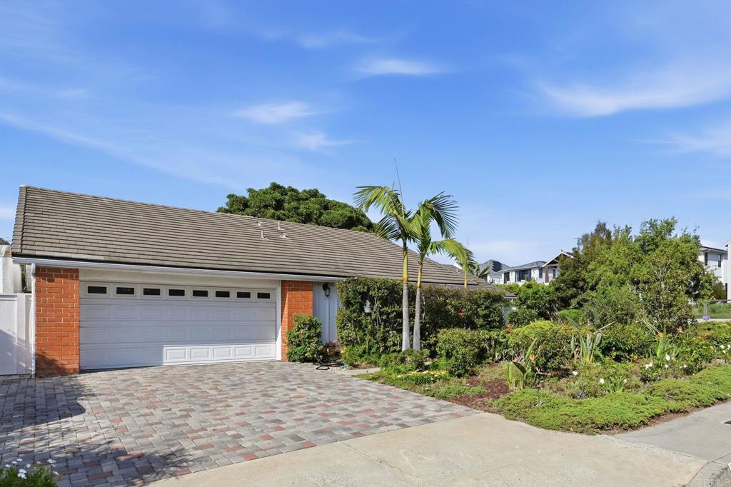 1066 Guildford Court - photo 2