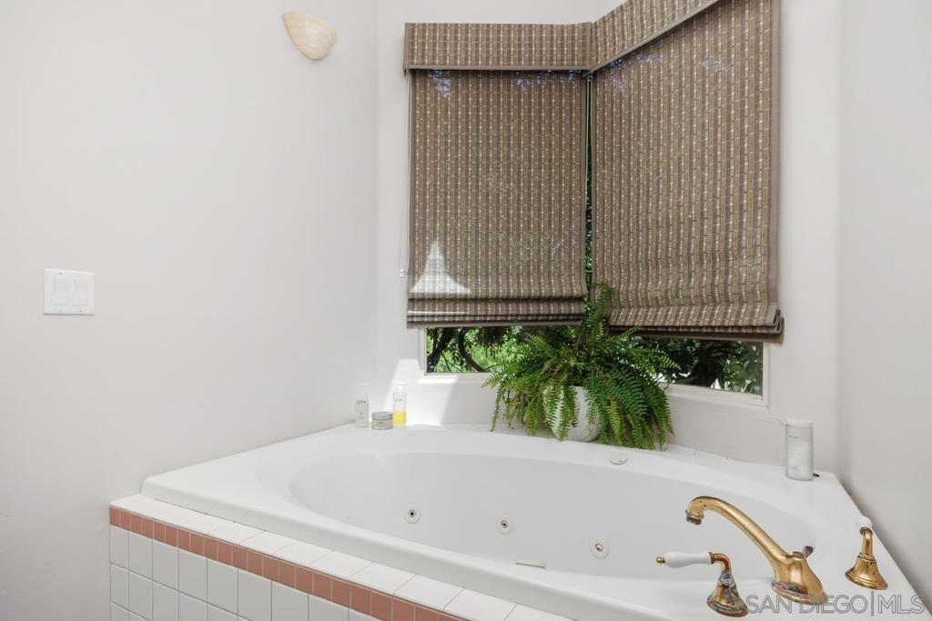 MLS #250035645SD image #22