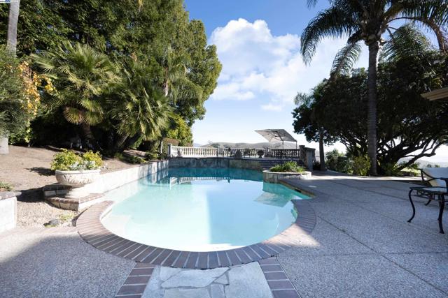 4478 Deer Ridge Rd, Danville CA: https://media.crmls.org/mediaz/b623fa8b-05e2-4ff0-980b-57b7f1720d5e.jpg