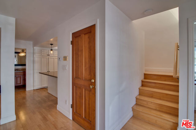 127 Abalone Avenue, Newport Beach CA: https://media.crmls.org/mediaz/b624148c-b8ea-4329-99c4-61ec75545887.jpg