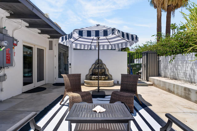 684 N Paseo De Anza, Palm Springs, CA 92262