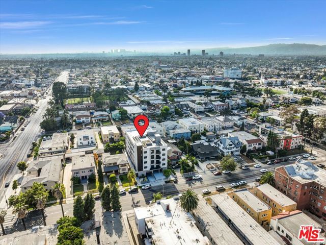 1537 S Wilton Place, Los Angeles CA: https://media.crmls.org/mediaz/b6252714-a86d-402c-b15f-b2f11aa5e5b3.jpg