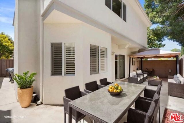 15804 Crest Lane, Gardena CA: https://media.crmls.org/mediaz/b62582ea-d0e5-453f-b698-603e9fc76d32.jpg