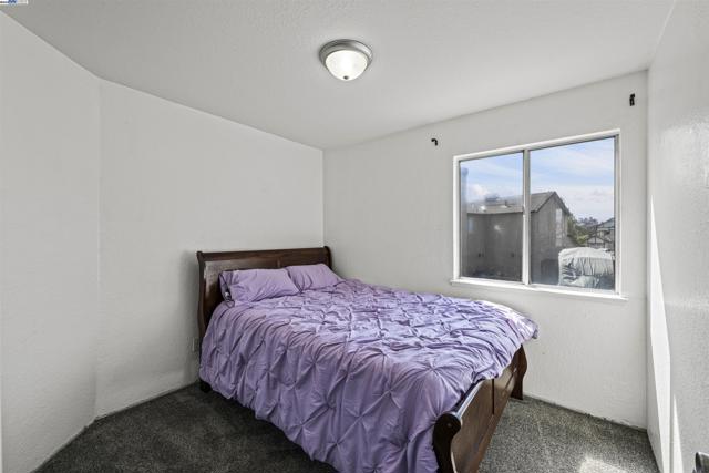 1860 Concannon Dr, Oakley CA: https://media.crmls.org/mediaz/b62629ea-2546-4f9f-95d2-9285d3a54d22.jpg