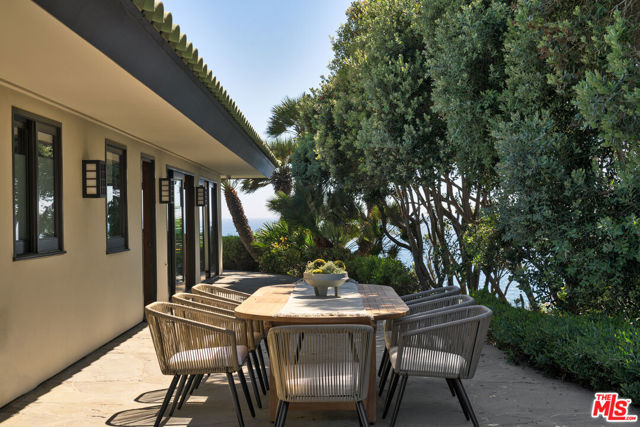 7221 Birdview Avenue, Malibu CA: https://media.crmls.org/mediaz/b627029d-26eb-44c8-8707-29ae0cb9659d.jpg
