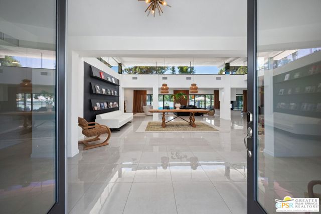 71183 Country Club Drive, Rancho Mirage CA: https://media.crmls.org/mediaz/b627201b-4573-4d9a-9677-1dbdae823bdd.jpg