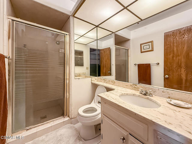 136 Erten Street, Thousand Oaks CA: https://media.crmls.org/mediaz/b627227d-61d0-47d9-8e3d-fb3872fd3626.jpg