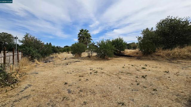 80 Mims Ave, Bay Point CA: https://media.crmls.org/mediaz/b6272ca5-5665-4b7c-b1f9-854b3142069a.jpg