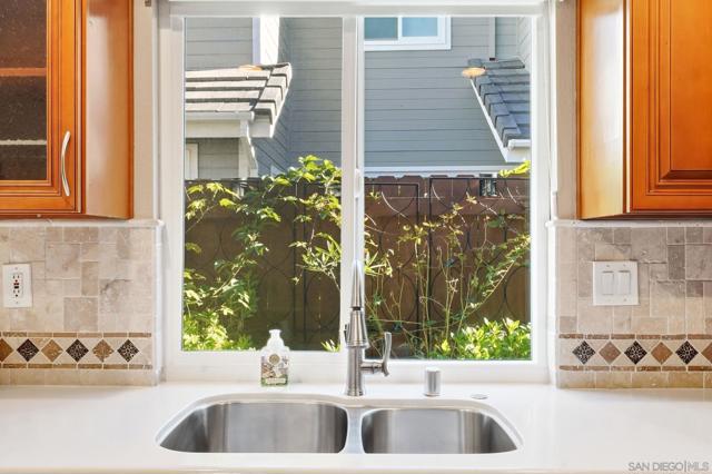 10462 Rancho Carmel Dr, San Diego CA: https://media.crmls.org/mediaz/b62760ef-b9fd-410a-96f3-bad65e5b97c1.jpg