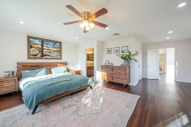 140 Rainier Ct, Chula Vista CA: https://media.crmls.org/mediaz/b627e258-c46d-4a41-95b5-0a9aff11b625.jpg