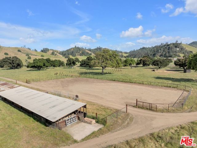 770 Limekiln Road, Hollister CA: https://media.crmls.org/mediaz/b62855fe-3557-4723-85c6-e874054d33b6.jpg