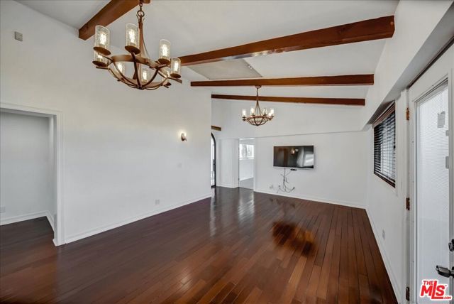 9844 Noble Avenue photo 8