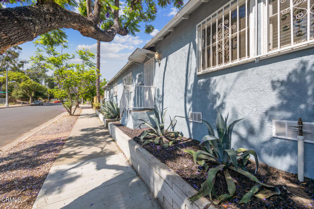1268 Mentone Avenue, Pasadena CA: https://media.crmls.org/mediaz/b628d289-6ad2-463a-985b-e00e958192b3.jpg
