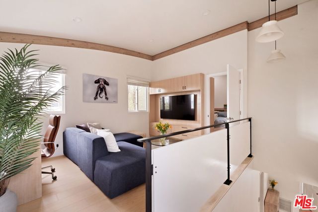 2913 Dell Avenue, Venice CA: https://media.crmls.org/mediaz/b629cce7-d2c4-4b21-85a5-64bc839a32cd.jpg