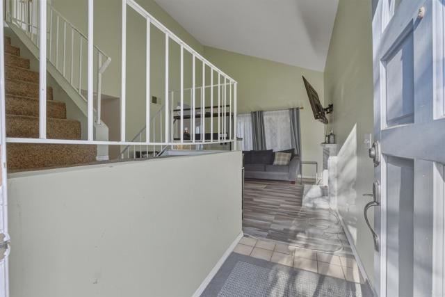 Detail Gallery Image 4 of 18 For 320 Rolling Hills Ln, San Marcos,  CA 92069 - 3 Beds | 2 Baths