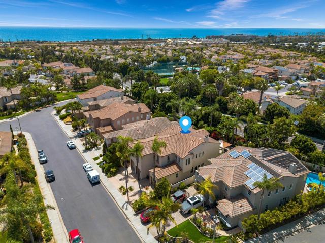 616 Marlin Ln, Carlsbad CA: https://media.crmls.org/mediaz/b62a473b-958e-409d-bbe3-487e9a957056.jpg