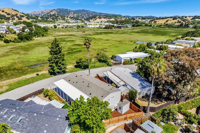 258 Yosemite Road, San Rafael CA: https://media.crmls.org/mediaz/b62afb71-45b1-4cff-afef-bfa16fb9bfc9.jpg