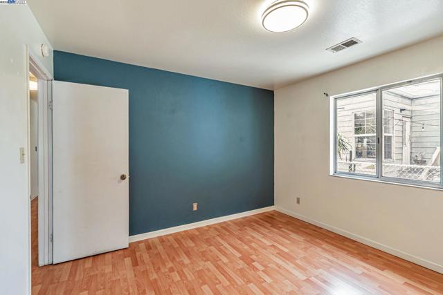 2538 E 16Th St, Oakland CA: https://media.crmls.org/mediaz/b62afbde-9dc3-48c9-b7cc-9e1ee0bc9b03.jpg