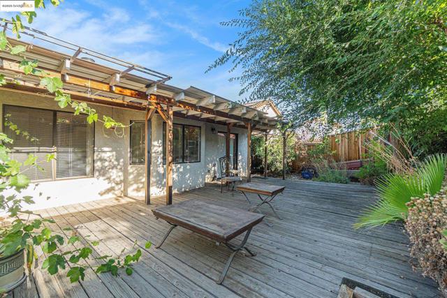 2513 Brazil Dr, Antioch CA: https://media.crmls.org/mediaz/b62b8cfd-30f0-4ba0-bc8b-67bea3f7928b.jpg
