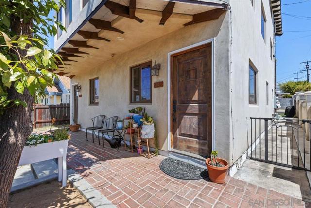 2832 34 K St, San Diego CA: https://media.crmls.org/mediaz/b62bbe31-7374-499a-be51-106000303c88.jpg
