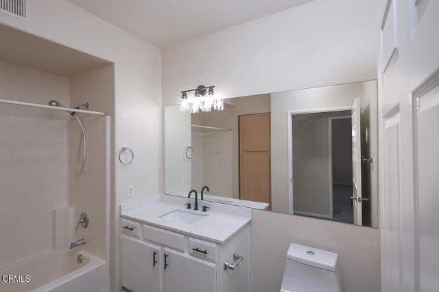 24909 Madison Avenue, Murrieta CA: https://media.crmls.org/mediaz/b62bd157-c1b5-4a23-88cd-9b3ff43f4c2f.jpg