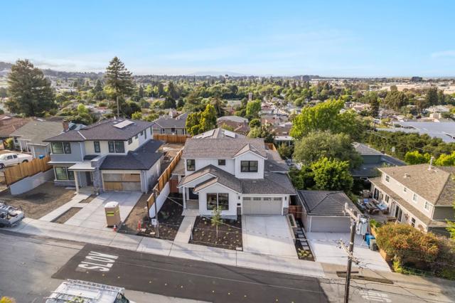 310 W 39th Avenue, San Mateo CA: https://media.crmls.org/mediaz/b62cc44d-84c3-4585-bd4e-882144fa6589.jpg