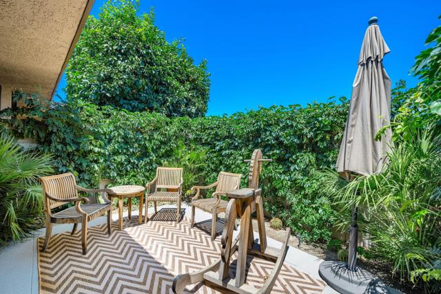 76 Princeton Drive, Rancho Mirage CA: https://media.crmls.org/mediaz/b62d3f01-d78d-4211-8365-264bcde26396.jpg
