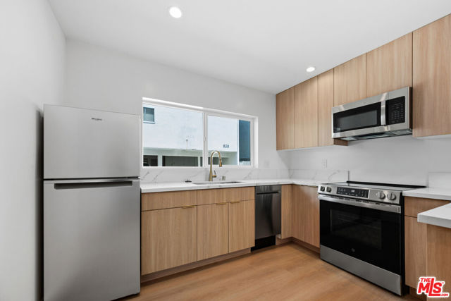833 5th Street, 100 photo 11