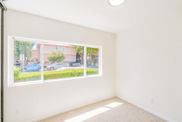 24576 Oneil Ave, Hayward CA: https://media.crmls.org/mediaz/b62de71e-8ac7-443a-8620-e7e2bd5eb309.jpg