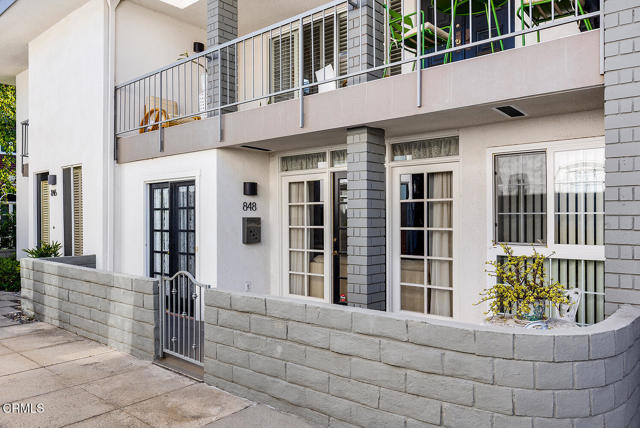 848 S ORANGE GROVE Boulevard, Pasadena CA: https://media.crmls.org/mediaz/b62e9b19-a04d-4e37-a422-9bb80f84b324.jpg