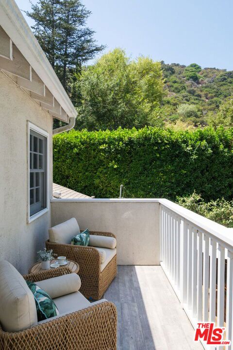 2204 Stanley Hills Drive, Los Angeles CA: https://media.crmls.org/mediaz/b62f1a13-c6b2-4dd2-93da-029aae9e4878.jpg