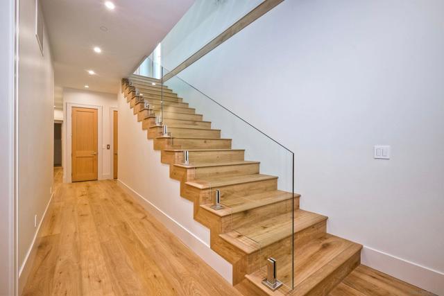 440 Pomona Avenue, Coronado CA: https://media.crmls.org/mediaz/b62fd2a1-c29f-4f85-84c7-f4e0ea6d87f3.jpg