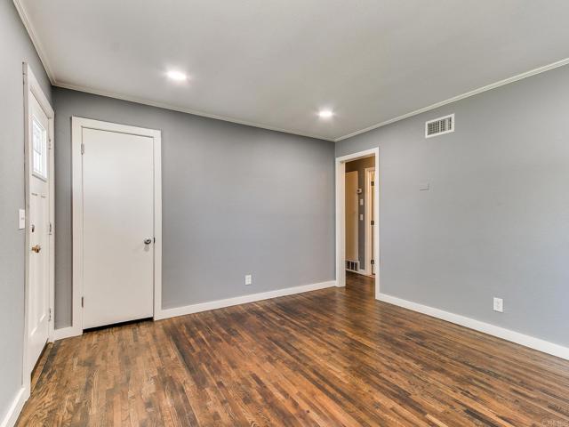 Detail Gallery Image 13 of 42 For 550 E 54th St, –,  CA 74126 - 4 Beds | 1 Baths