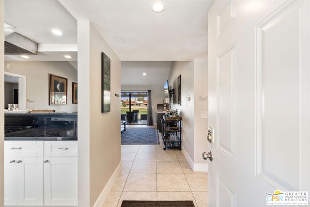 40165 Baltusrol Circle, Palm Desert CA: https://media.crmls.org/mediaz/b6308da3-052b-4327-a969-0dc9f7af0263.jpg