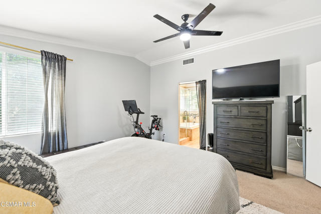 6224 Tangelo Place, Simi Valley CA: https://media.crmls.org/mediaz/b6313712-1aa8-48b0-bca1-5055476f2521.jpg