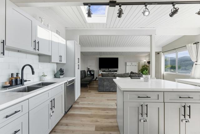 Detail Gallery Image 6 of 25 For 9838 Ivanho St, Spring Valley,  CA 91977 - 3 Beds | 1 Baths