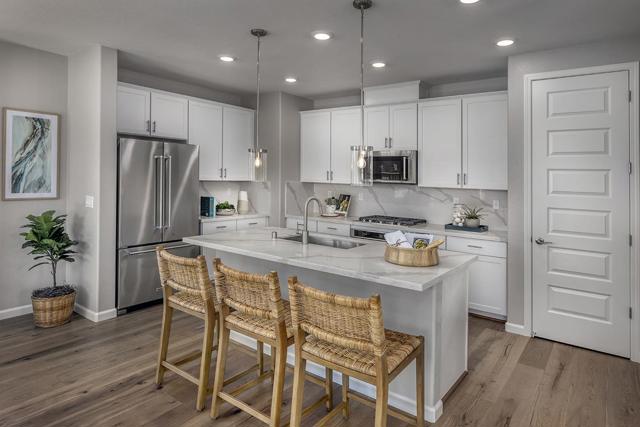 2201 Daisy Drive, Hollister CA: https://media.crmls.org/mediaz/b6317400-6239-4648-a471-40d2ec29d8d9.jpg