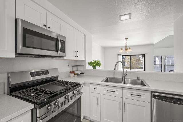11061 Scripps Ranch, San Diego CA: https://media.crmls.org/mediaz/b631c7e9-8b4e-479c-9644-16262def90d7.jpg