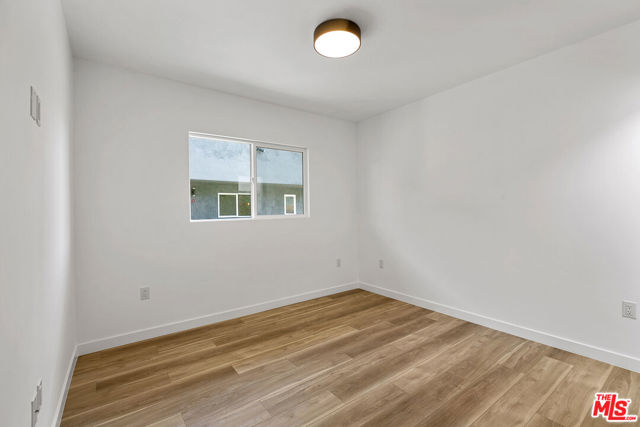 2922 Hauser Boulevard, Los Angeles CA: https://media.crmls.org/mediaz/b631d3b8-ddbb-4bdf-91ee-4b610d123c1d.jpg