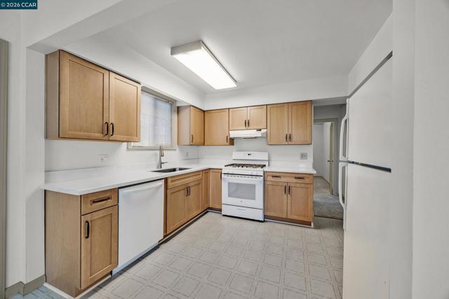 940 East St, Lafayette CA: https://media.crmls.org/mediaz/b63252ef-cc87-4c8a-8f4f-cebb280cdac4.jpg