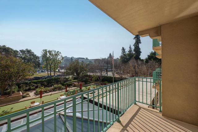 1 Baldwin Avenue, San Mateo CA: https://media.crmls.org/mediaz/b63266e0-4611-4dd7-9efe-30e6abfb9139.jpg
