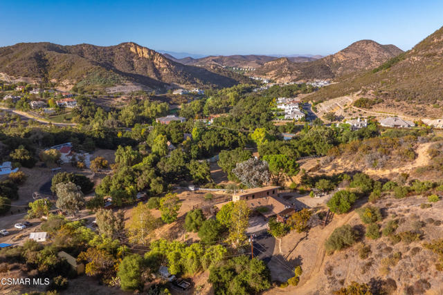 356 E Carlisle Road, Thousand Oaks CA: https://media.crmls.org/mediaz/b63286ca-f954-4d2c-b8a9-c903cc9b3933.jpg