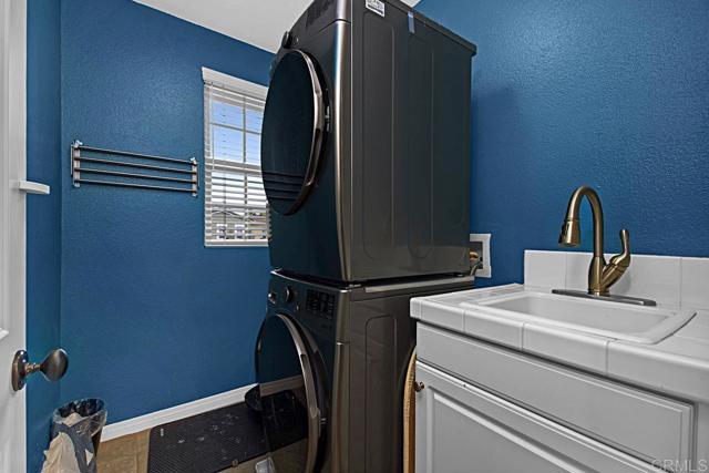 Detail Gallery Image 28 of 43 For 13518 Moonflower Meadows Trail, San Diego,  CA 92130 - 3 Beds | 2/1 Baths