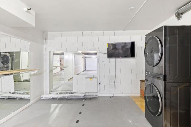 975 Belmont Terrace, Sunnyvale CA: https://media.crmls.org/mediaz/b632ec68-9707-462a-b8e3-d9d1c5b027b7.jpg