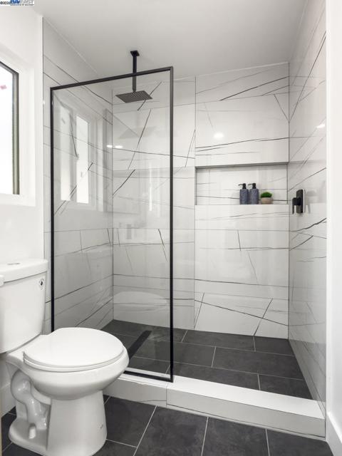 450 Lancaster Way, Redwood City CA: https://media.crmls.org/mediaz/b6332ecb-8a0b-4b0f-9422-999162fdc2ff.jpg