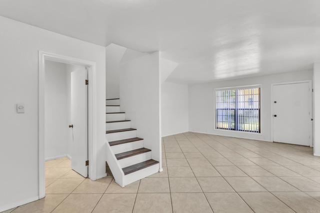 Detail Gallery Image 5 of 23 For 237 Rancho Dr #C,  Chula Vista,  CA 91911 - 3 Beds | 1/1 Baths