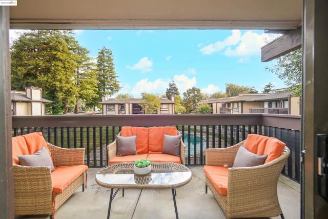 Balcony with an outdoor hangout area