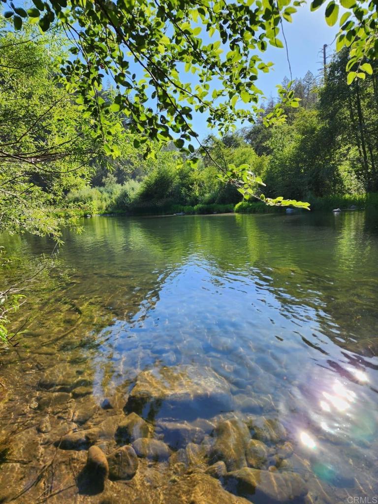 https://media.crmls.org/mediaz/b6339d93-fe49-485b-9847-75747fb221d6.jpg?preset=X-Large